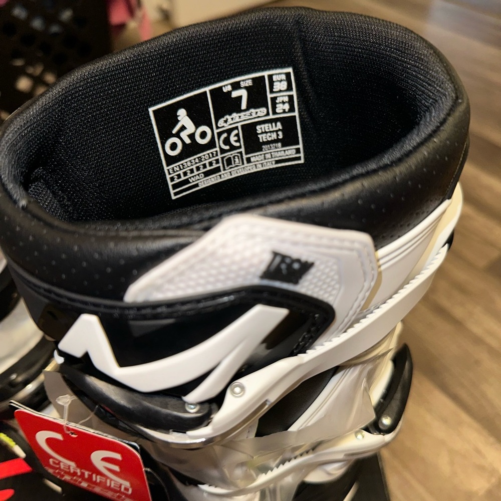 Alpinestars Boots - Picture 2 of 2